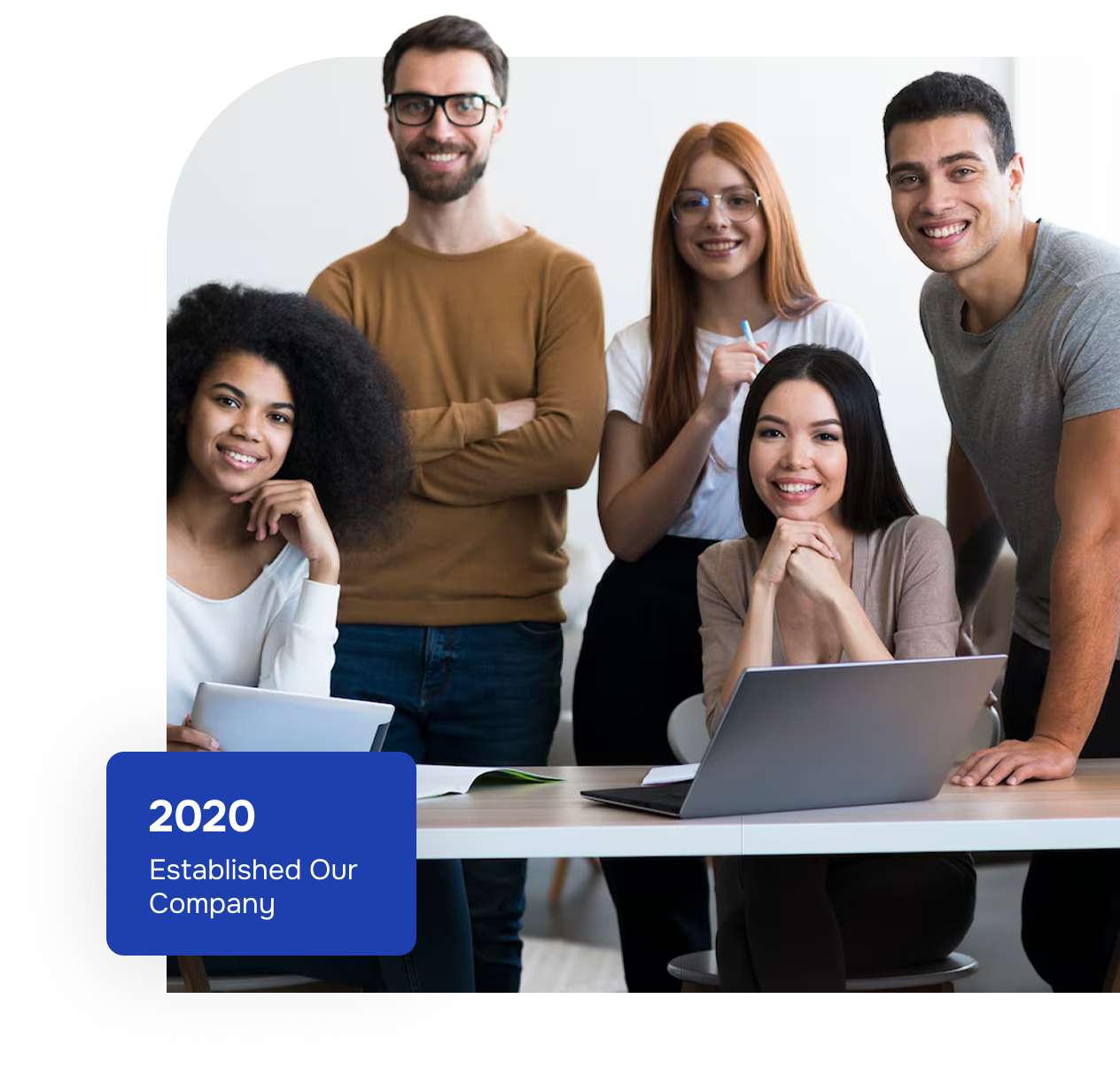 Resuma team - diverse group of professionals working together